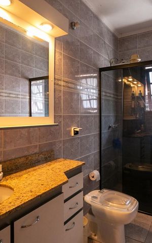 Casa à venda com 380m², 4 quartos e 5 vagasBanheiro 2