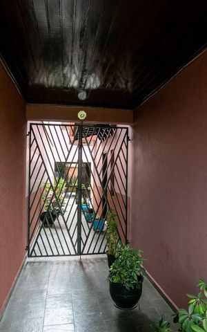 Casa à venda com 380m², 4 quartos e 5 vagasEntrada Lateral