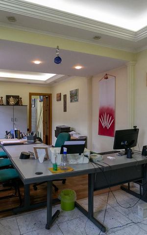 Casa à venda com 380m², 4 quartos e 5 vagasSalão edícula