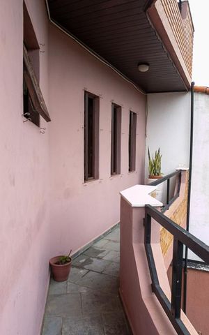 Casa à venda com 380m², 4 quartos e 5 vagasSacada das Salas