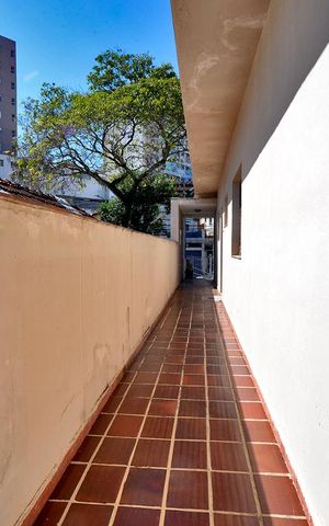 Casa à venda com 500m², 5 quartos e 5 vagasCorredor