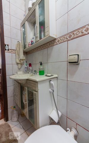 Casa à venda com 180m², 3 quartos e 4 vagasBanheiro