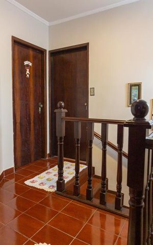 Casa à venda com 180m², 3 quartos e 4 vagasHall