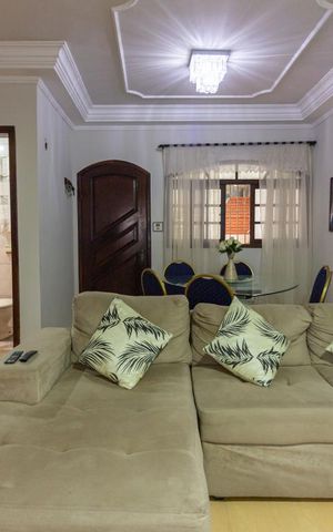 Casa à venda com 180m², 3 quartos e 4 vagasSala
