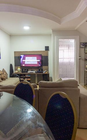 Casa à venda com 180m², 3 quartos e 4 vagasSala
