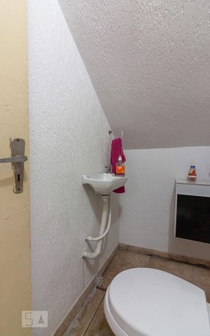 Casa à venda com 180m², 3 quartos e 4 vagasBanheiro da Garagem 