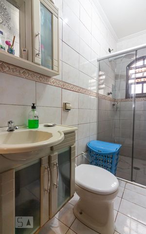 Casa à venda com 180m², 3 quartos e 4 vagasBanheiro