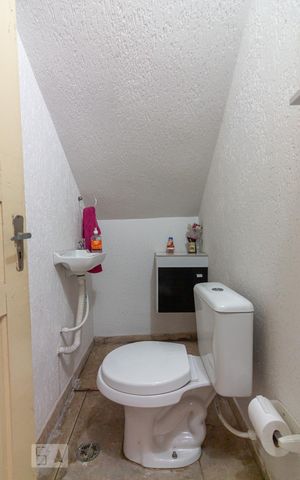 Casa à venda com 180m², 3 quartos e 4 vagasBanheiro da Garagem 