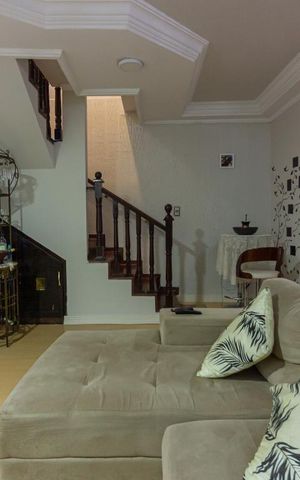 Casa à venda com 180m², 3 quartos e 4 vagasSala