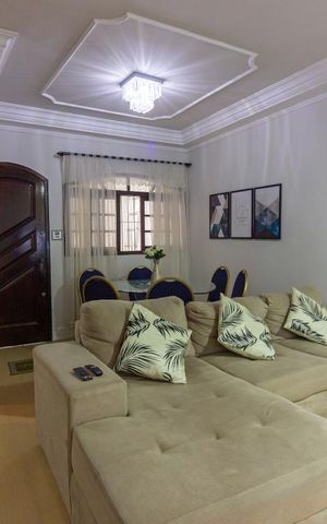 Casa à venda com 180m², 3 quartos e 4 vagasSala