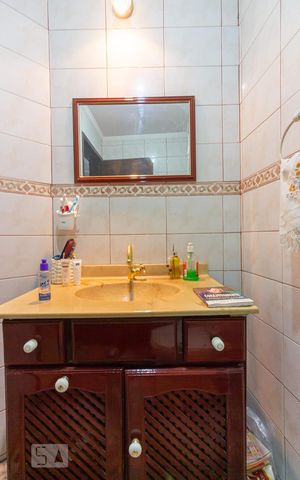 Casa à venda com 180m², 3 quartos e 4 vagasLavabo
