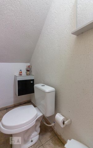 Casa à venda com 180m², 3 quartos e 4 vagasBanheiro da Garagem 