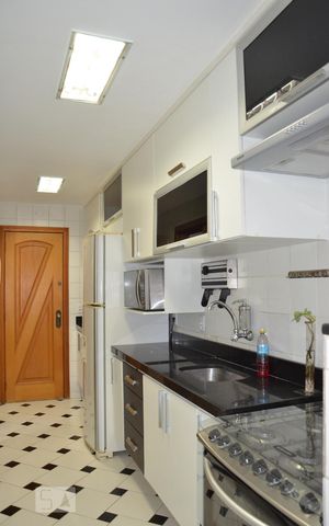 Apartamento para alugar com 67m², 2 quartos e 1 vagaCozinha