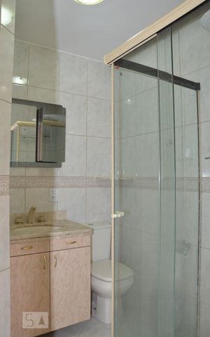 Apartamento para alugar com 67m², 2 quartos e 1 vagaBanheiro