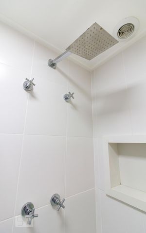 Apartamento para alugar com 154m², 3 quartos e 3 vagasBanheiro quarto 1 suíte - chuveiro