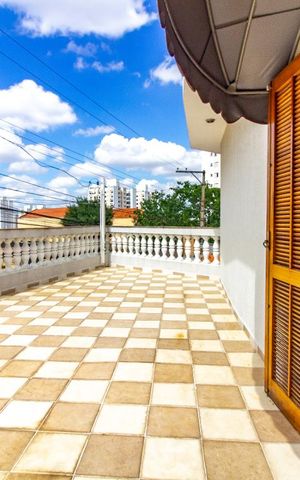 Casa à venda com 180m², 3 quartos e 4 vagas Casa à venda com 180m², 3 quartos e 4 vagasVaranda da Suíte