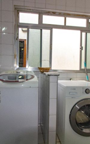 Casa à venda com 180m², 3 quartos e 4 vagas Casa à venda com 180m², 3 quartos e 4 vagasLavanderia