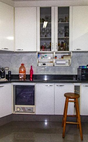 Casa à venda com 180m², 3 quartos e 4 vagas Casa à venda com 180m², 3 quartos e 4 vagasCozinha