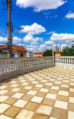 Casa à venda com 180m², 3 quartos e 4 vagas Casa à venda com 180m², 3 quartos e 4 vagasVaranda da Suíte