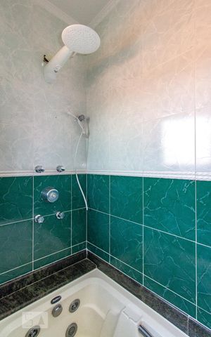 Casa à venda com 180m², 3 quartos e 4 vagas Casa à venda com 180m², 3 quartos e 4 vagasBanheiro Social