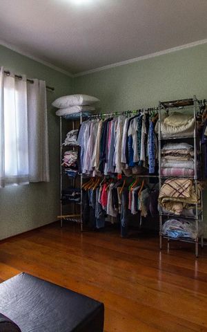 Casa à venda com 180m², 3 quartos e 4 vagas Casa à venda com 180m², 3 quartos e 4 vagasQuarto 2