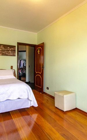 Casa à venda com 180m², 3 quartos e 4 vagas Casa à venda com 180m², 3 quartos e 4 vagasQuarto 1