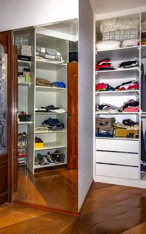 Casa à venda com 180m², 3 quartos e 4 vagas Casa à venda com 180m², 3 quartos e 4 vagasCloset da Suíte