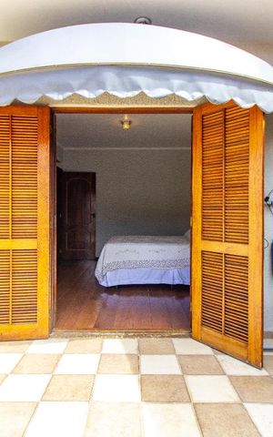Casa à venda com 180m², 3 quartos e 4 vagas Casa à venda com 180m², 3 quartos e 4 vagasVaranda da Suíte