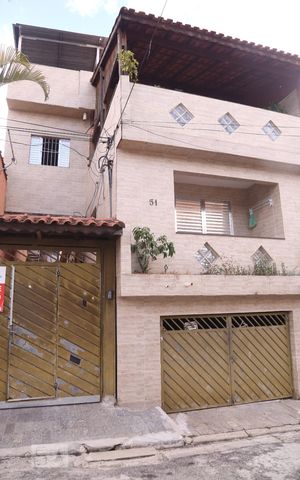 Casa à venda com 300m², 6 quartos e 3 vagasFachada