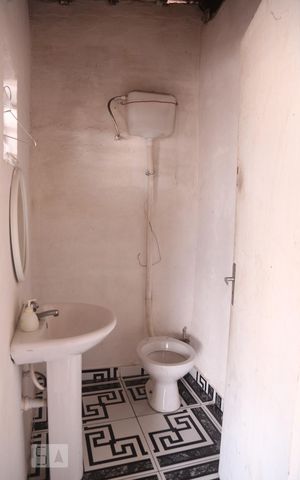Casa à venda com 300m², 6 quartos e 3 vagasBanheiro