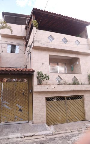 Casa à venda com 300m², 6 quartos e 3 vagasFachada