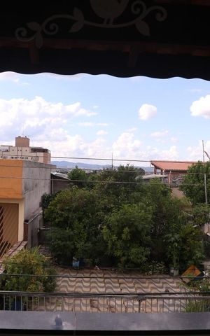 Casa à venda com 300m², 6 quartos e 3 vagasvista da Sacada