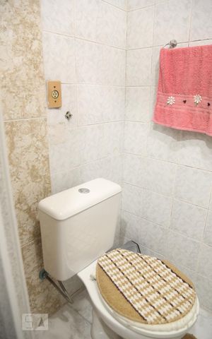 Casa à venda com 300m², 6 quartos e 3 vagasBanheiro