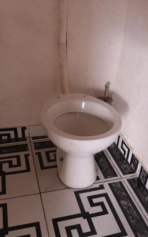 Casa à venda com 300m², 6 quartos e 3 vagasBanheiro