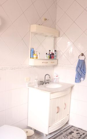 Casa à venda com 300m², 6 quartos e 3 vagasBanheiro