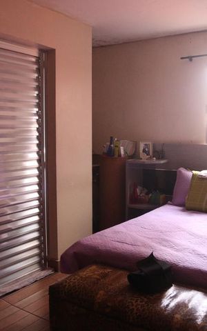Casa à venda com 300m², 6 quartos e 3 vagasQuarto 2 casa 1