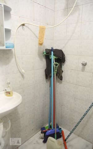 Casa à venda com 300m², 6 quartos e 3 vagasBanheiro