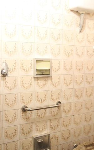 Casa à venda com 300m², 6 quartos e 3 vagasBanheiro