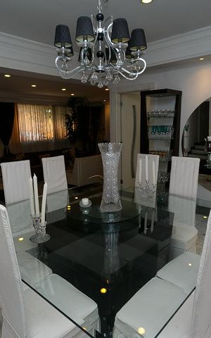 Casa à venda com 450m², 4 quartos e 6 vagas Casa à venda com 450m², 4 quartos e 6 vagasSala 2