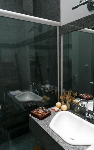 Casa à venda com 450m², 4 quartos e 6 vagas Casa à venda com 450m², 4 quartos e 6 vagasBanheiro