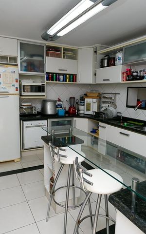 Casa à venda com 450m², 4 quartos e 6 vagas