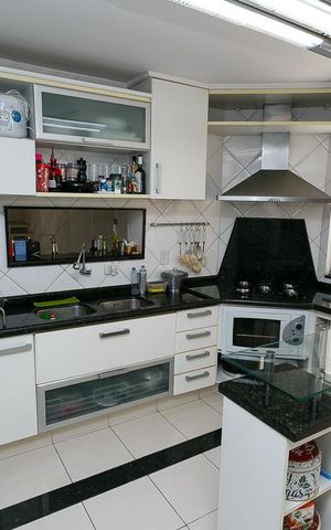 Casa à venda com 450m², 4 quartos e 6 vagas