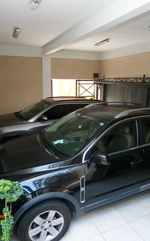 Casa à venda com 450m², 4 quartos e 6 vagas