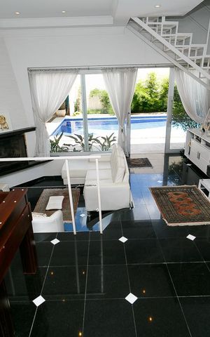 Casa à venda com 450m², 4 quartos e 6 vagas Casa à venda com 450m², 4 quartos e 6 vagasSala 4