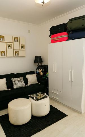 Casa à venda com 450m², 4 quartos e 6 vagas Casa à venda com 450m², 4 quartos e 6 vagasquarto - 1