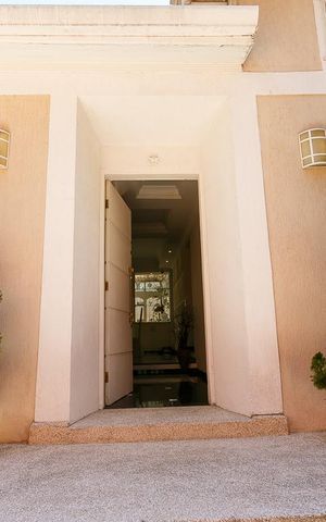 Casa à venda com 450m², 4 quartos e 6 vagas