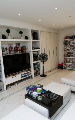 Casa à venda com 450m², 4 quartos e 6 vagas Casa à venda com 450m², 4 quartos e 6 vagasSala 5