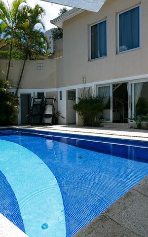 Casa à venda com 450m², 4 quartos e 6 vagas