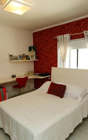 Casa à venda com 450m², 4 quartos e 6 vagas Casa à venda com 450m², 4 quartos e 6 vagasSuíte-1