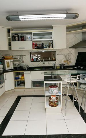 Casa à venda com 450m², 4 quartos e 6 vagas